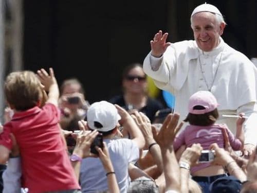 La prière surmonte le mal et apporte la paix 